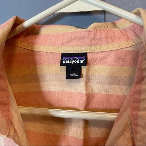Patagonia lightweight A/C button up shirt peach stripe size large - Picture 11 of 11